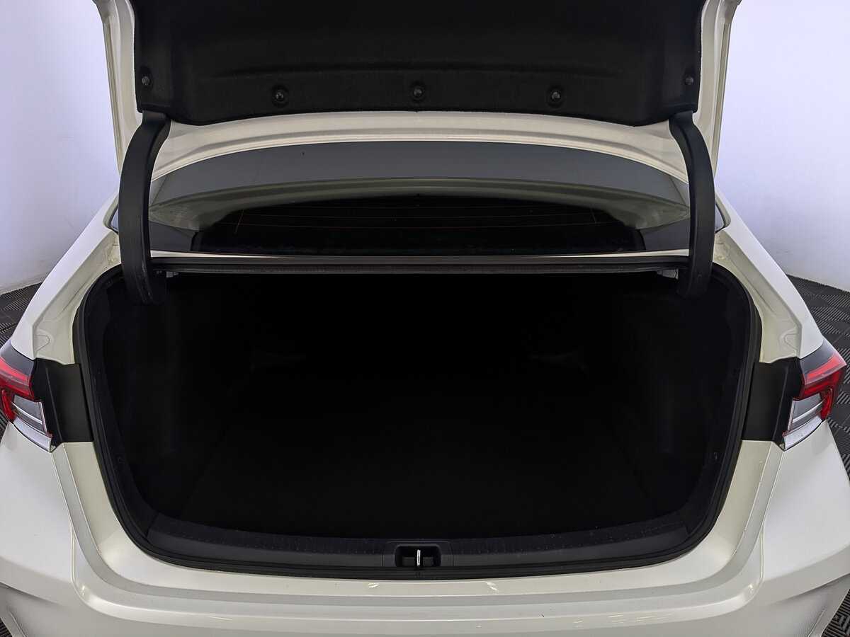 Б/У Тойота Королла 2019 года. Фото: #9