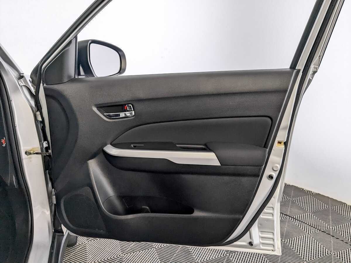 Б/У Сузуки Витара 2016 года. Фото: #18