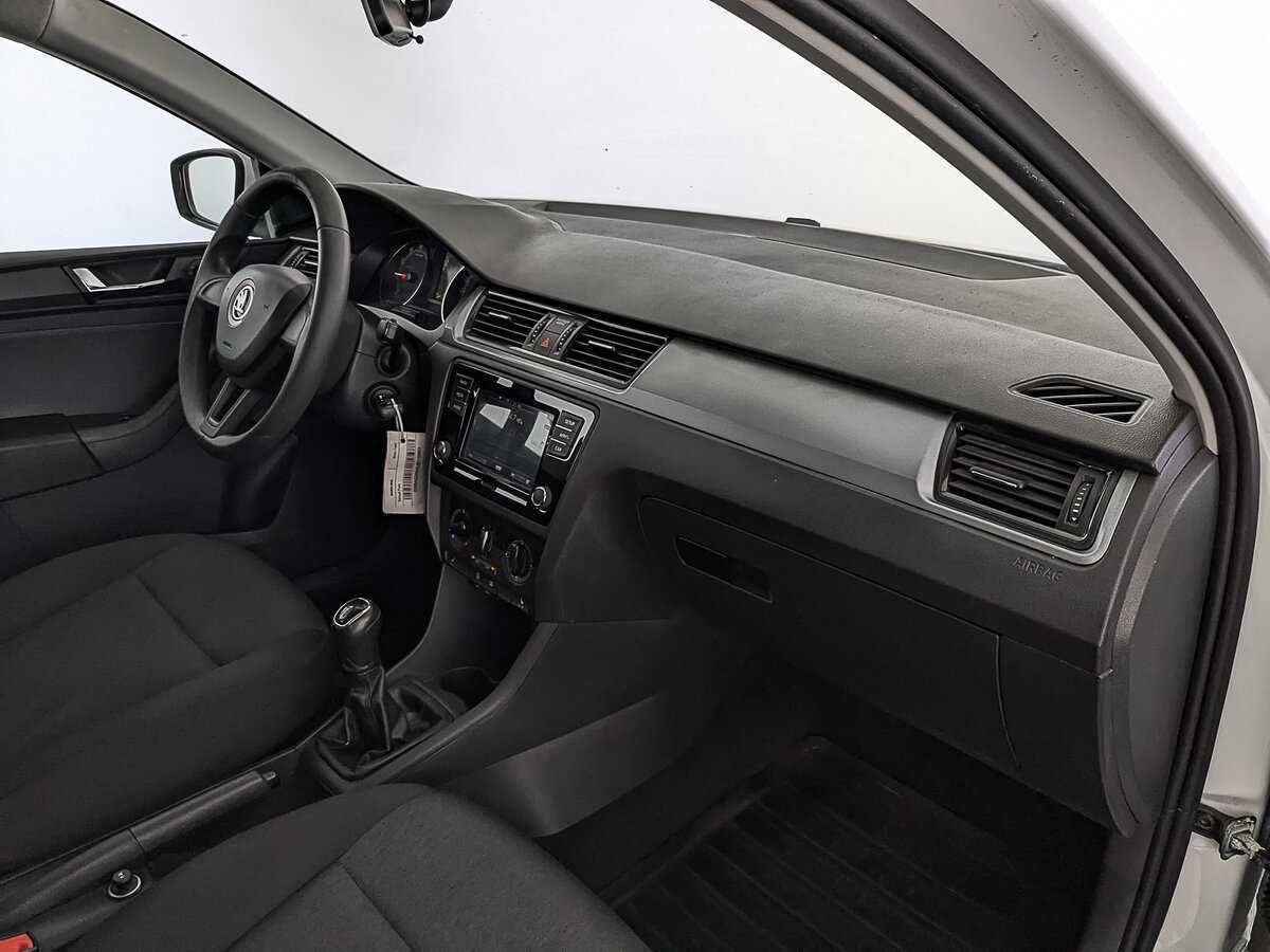 Б/У Шкода Рапид 2017 года. Фото: #11