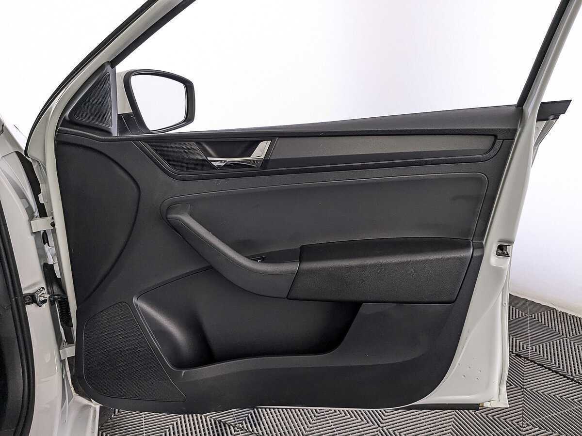 Б/У Шкода Рапид 2017 года. Фото: #23