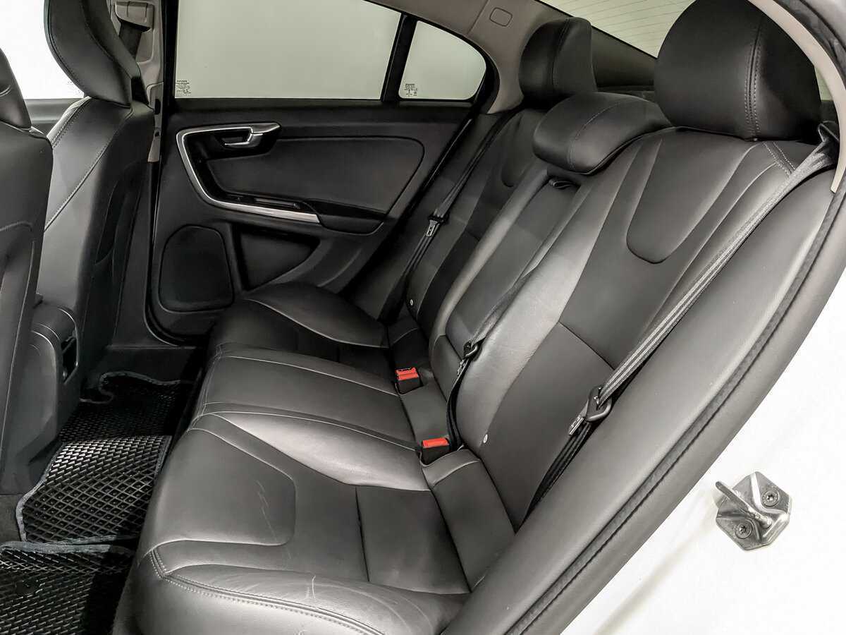 Б/У Вольво С60 2016 года. Фото: #11