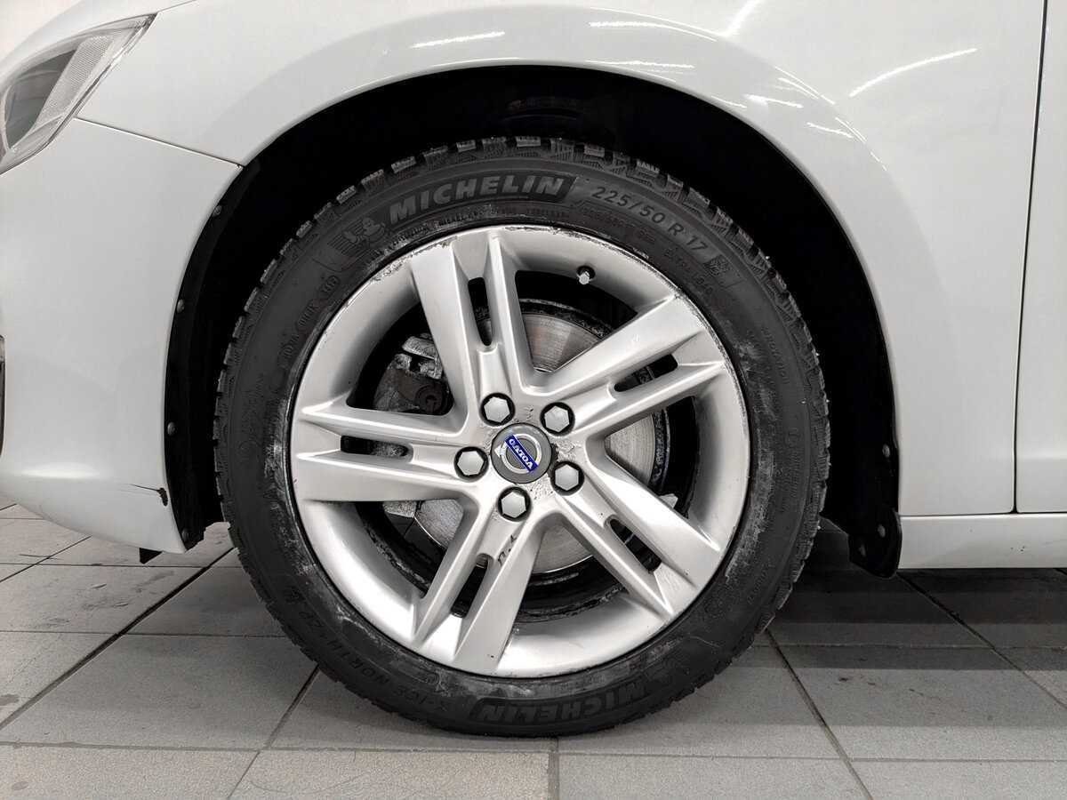 Б/У Вольво С60 2016 года. Фото: #18