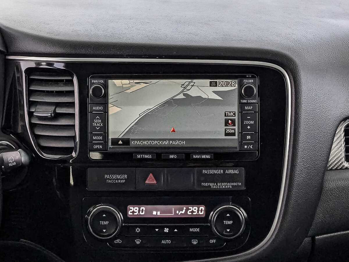 Б/У Митсубиши Оутлэндер 2014 года. Фото: #15