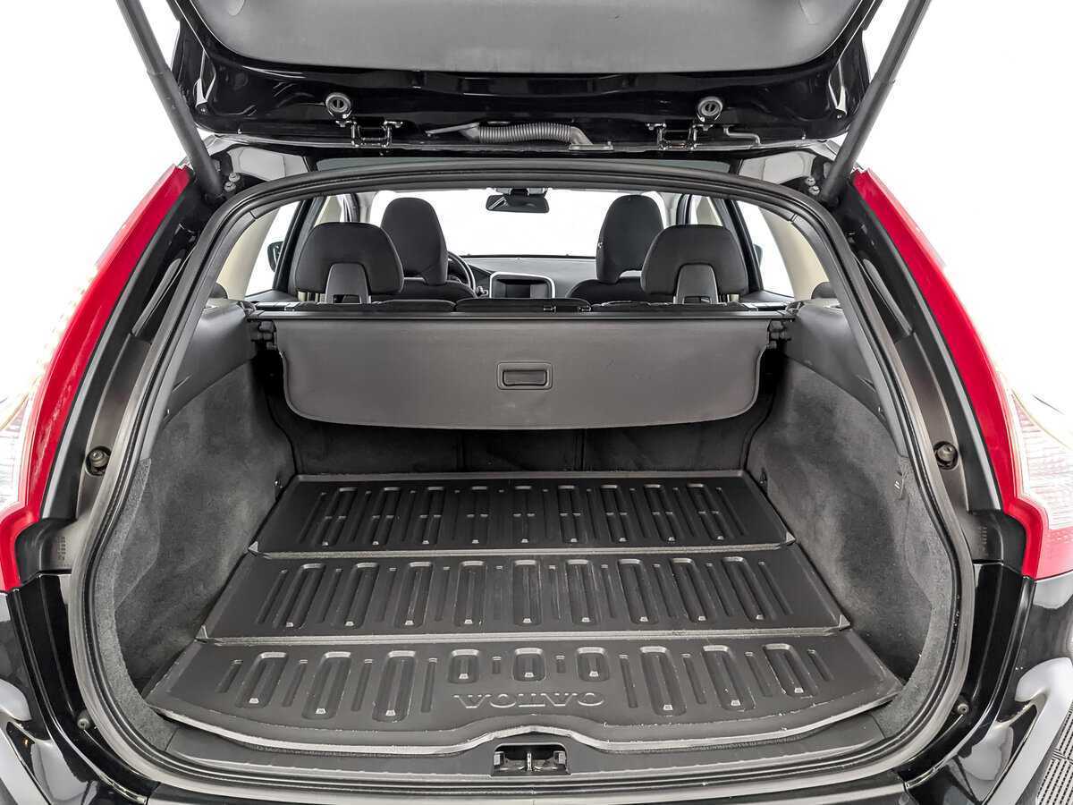 Б/У Вольво ИксЦ60 2012 года. Фото: #9