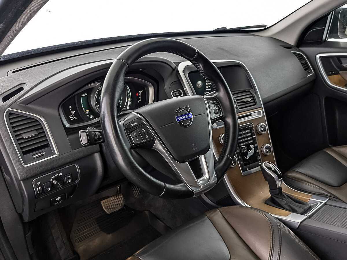 Б/У Вольво ИксЦ60 2014 года. Фото: #14