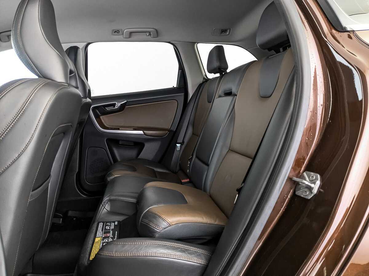 Б/У Вольво ИксЦ60 2014 года. Фото: #28