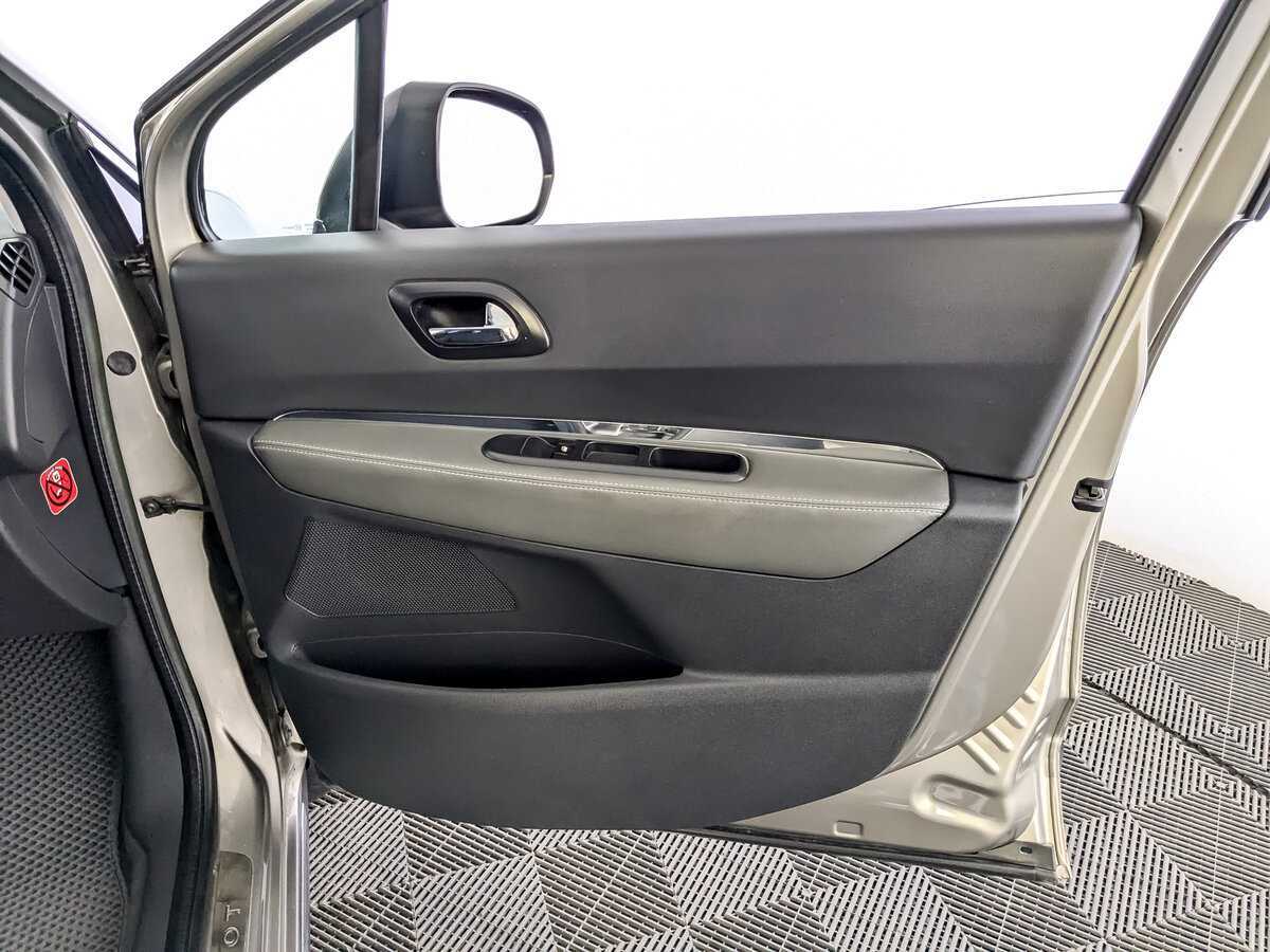 Б/У Пежо 3008 2012 года. Фото: #23