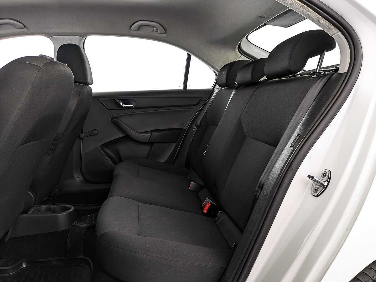 Б/У Шкода Рапид 2017 года. Фото: #17