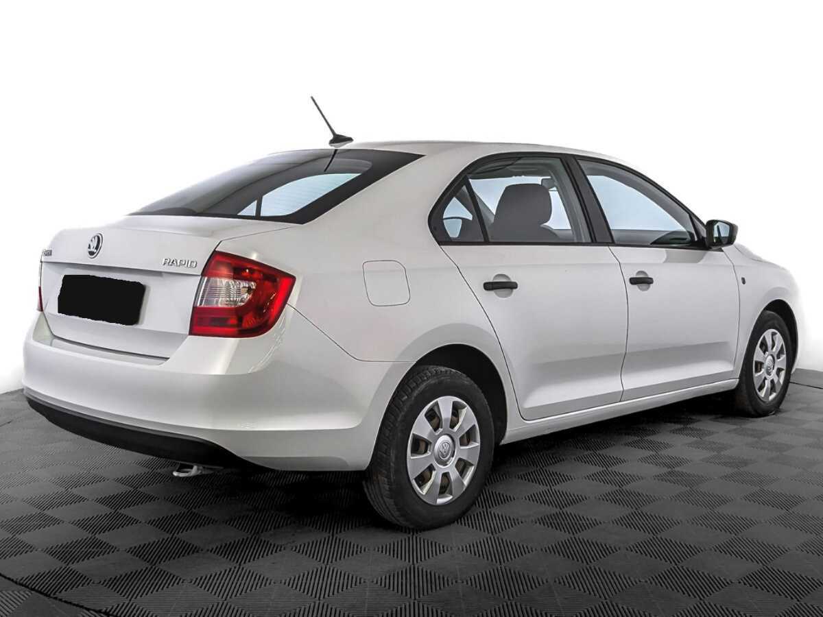 Б/У Шкода Рапид 2017 года. Фото: #4