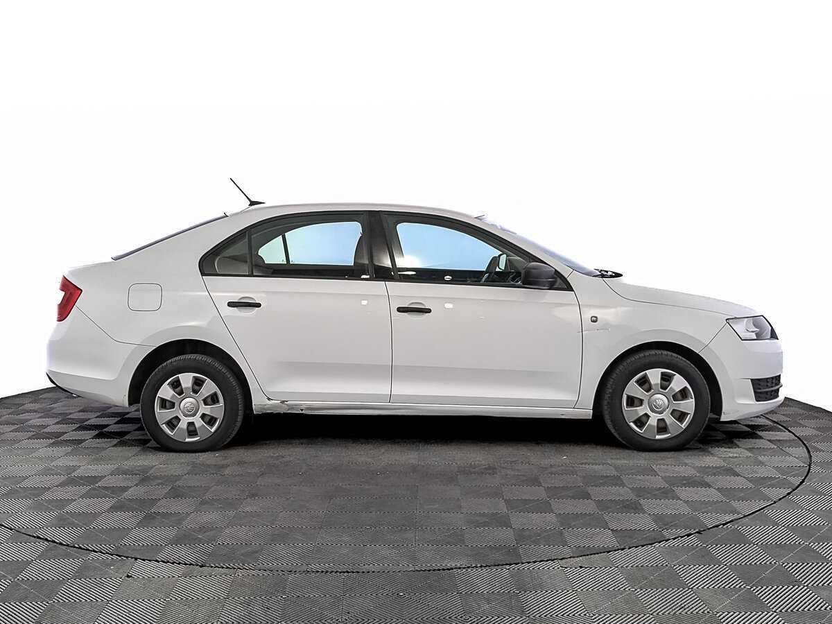 Б/У Шкода Рапид 2017 года. Фото: #3