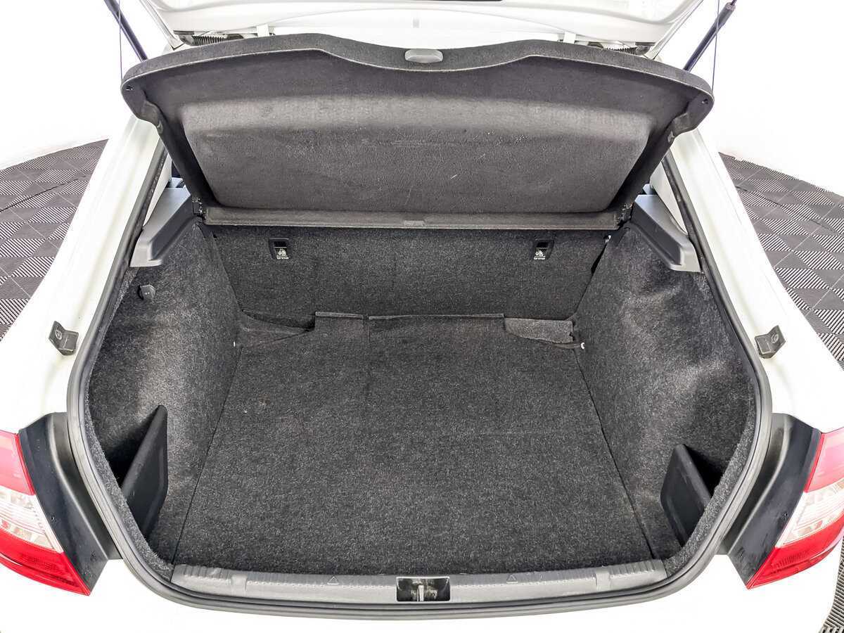 Б/У Шкода Рапид 2017 года. Фото: #9