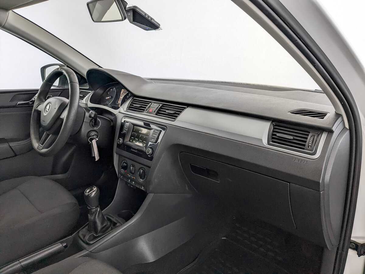 Б/У Шкода Рапид 2017 года. Фото: #10