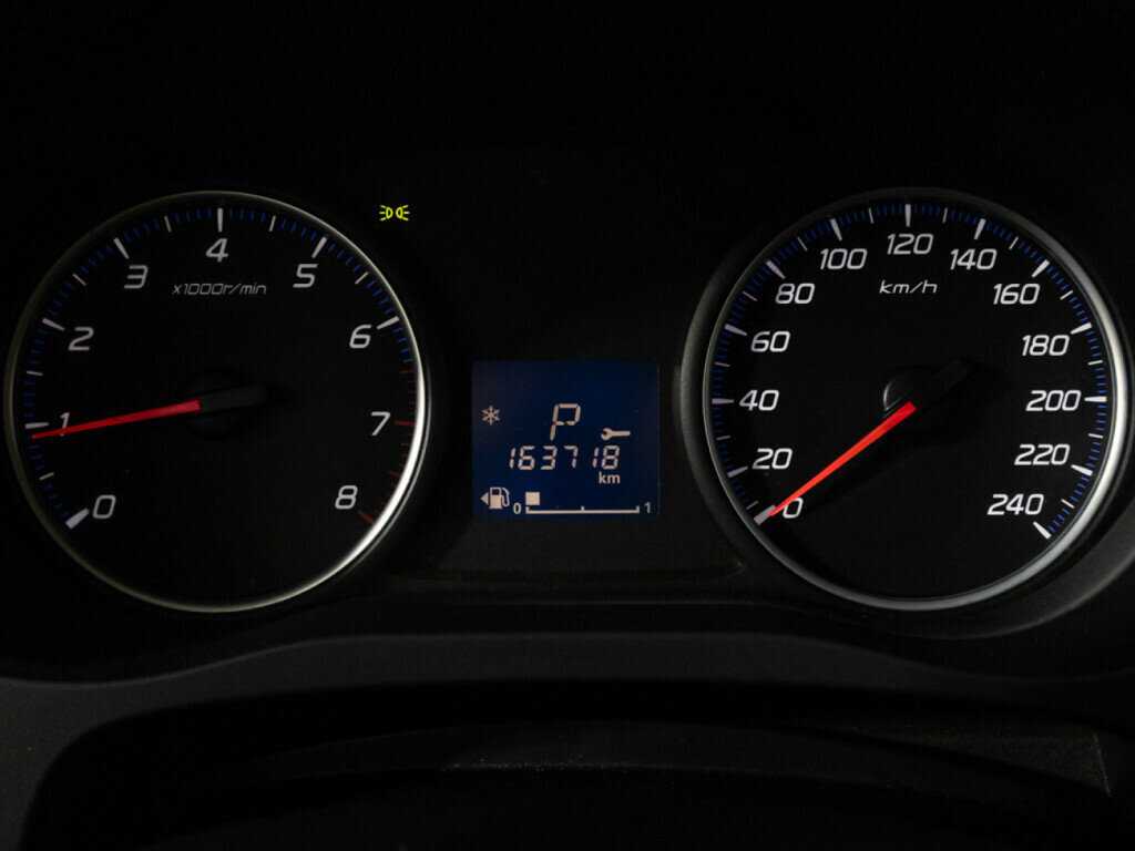 Б/У Митсубиши Оутлэндер 2014 года. Фото: #9