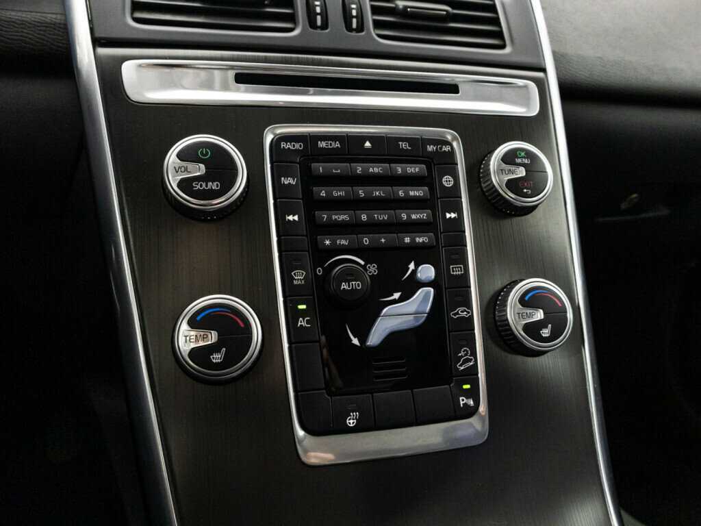 Б/У Вольво ИксЦ60 2014 года. Фото: #15