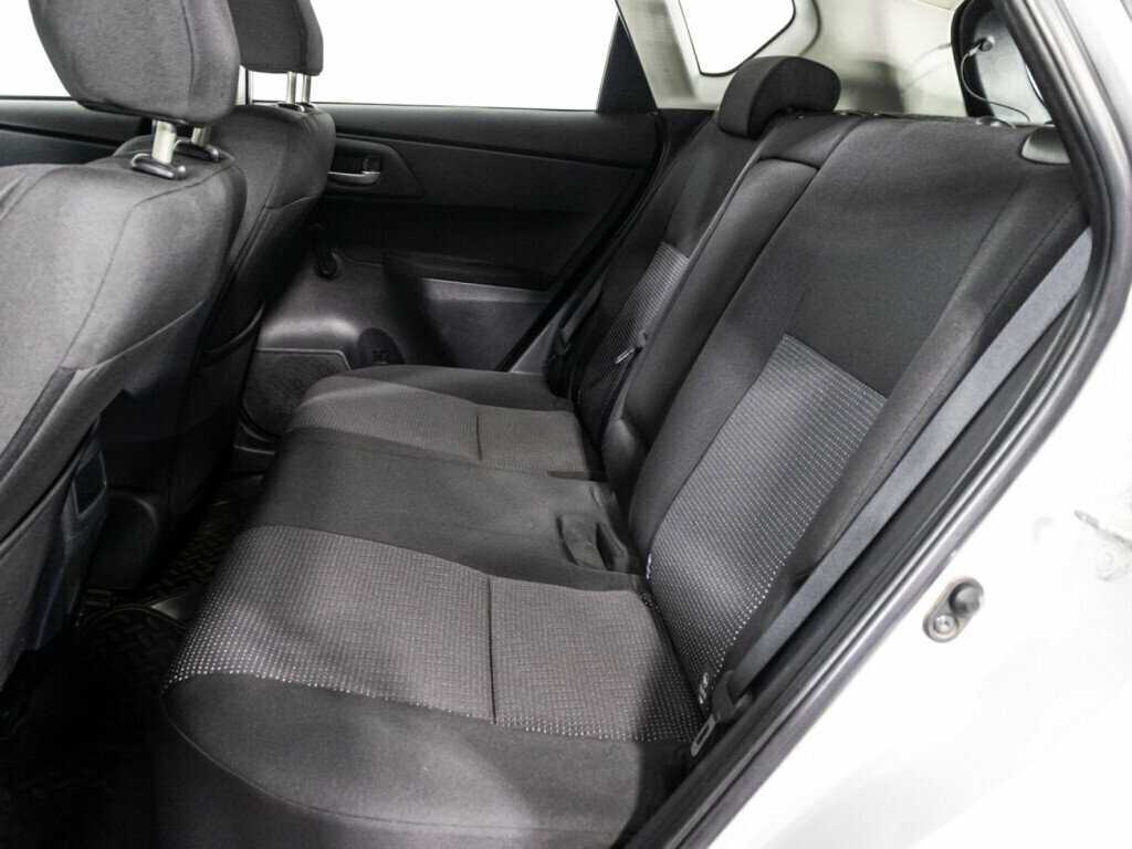 Б/У Тойота Аурис 2013 года. Фото: #9