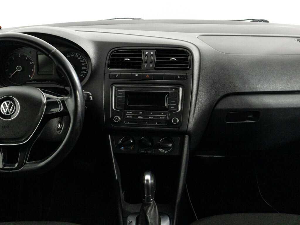 Б/У Фольксваген Поло 2016 года. Фото: #13