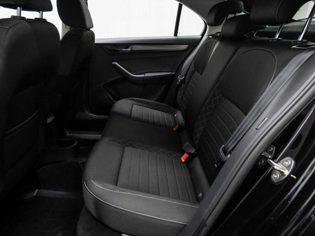 Б/У Шкода Рапид 2018 года. Фото: #10