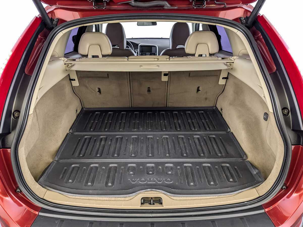 Б/У Вольво ИксЦ60 2013 года. Фото: #9