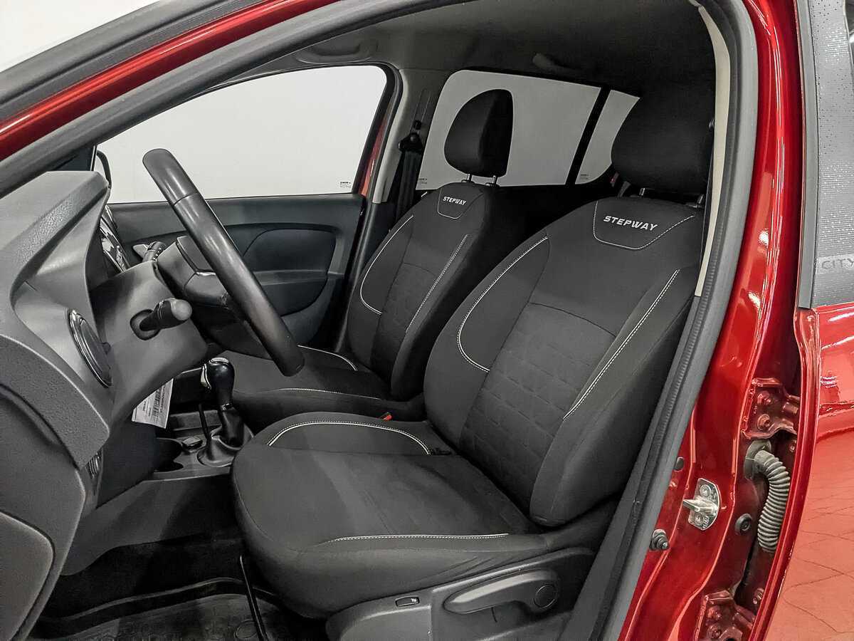 Б/У Рено Сандеро 2019 года. Фото: #17