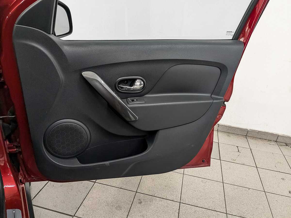 Б/У Рено Сандеро 2019 года. Фото: #22