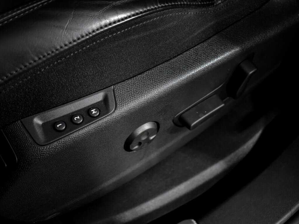 Б/У Пежо 3008 2018 года. Фото: #11