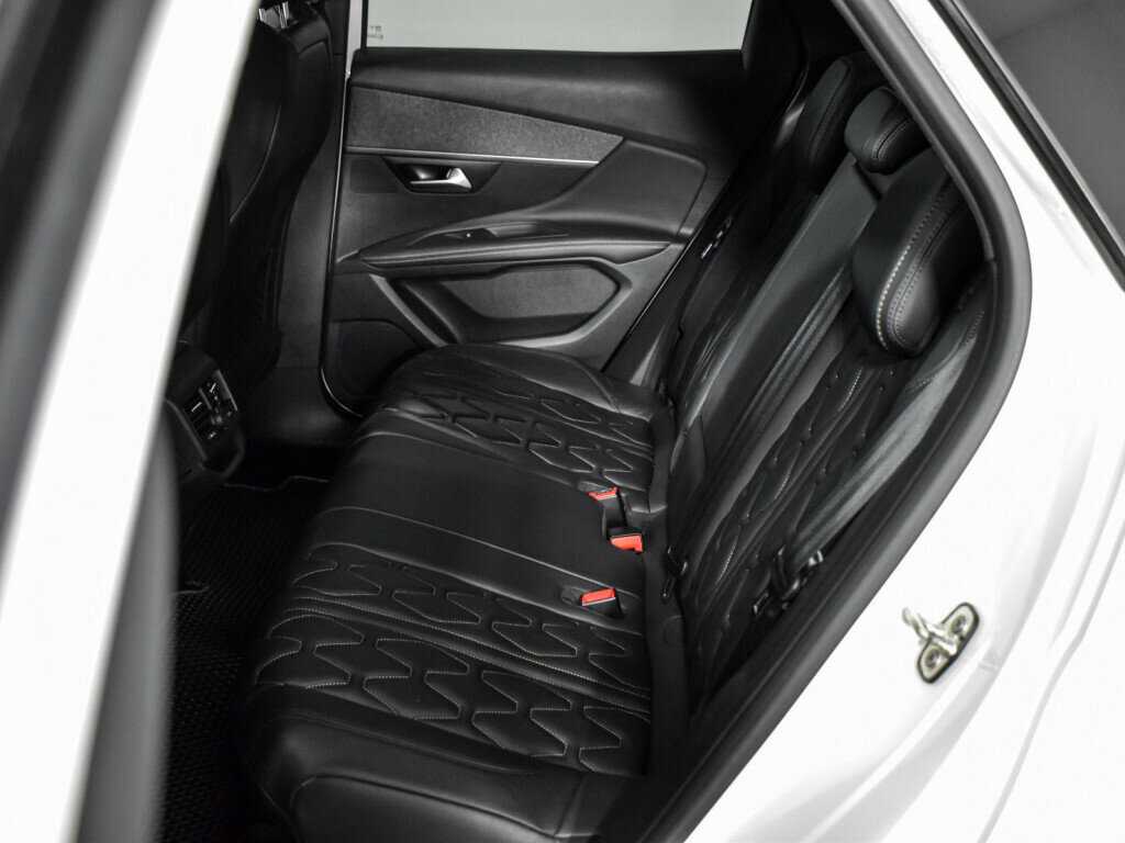 Б/У Пежо 3008 2018 года. Фото: #14