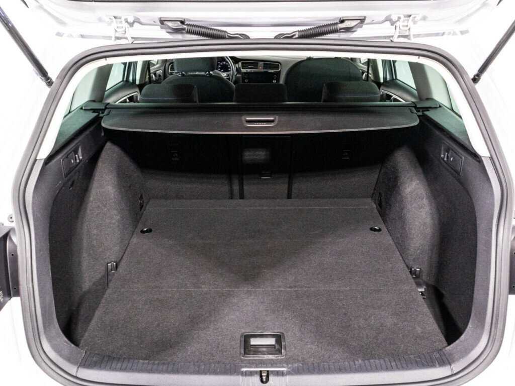 Б/У Фольксваген Гольф 2018 года. Фото: #14