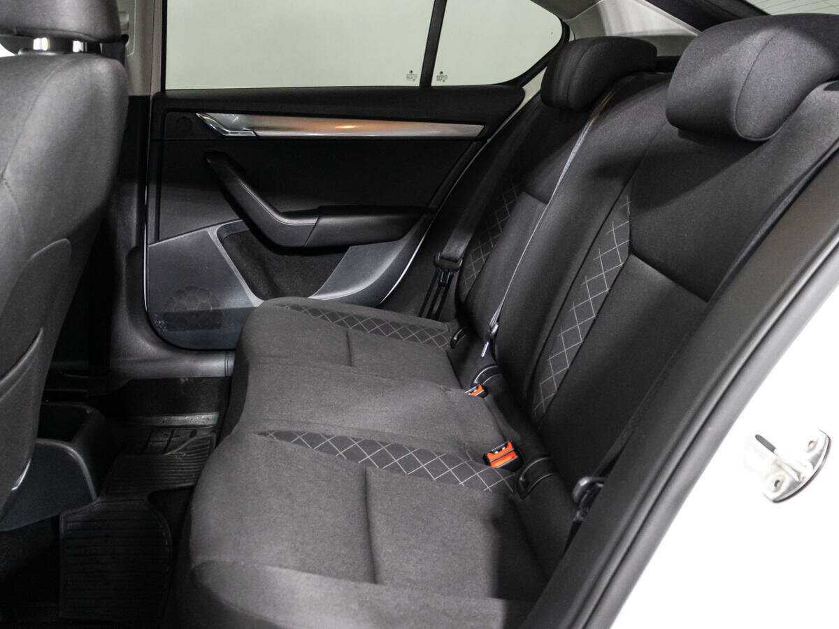 Б/У Шкода Октавия 2018 года. Фото: #9