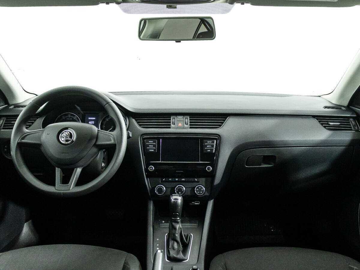 Б/У Шкода Октавия 2018 года. Фото: #12