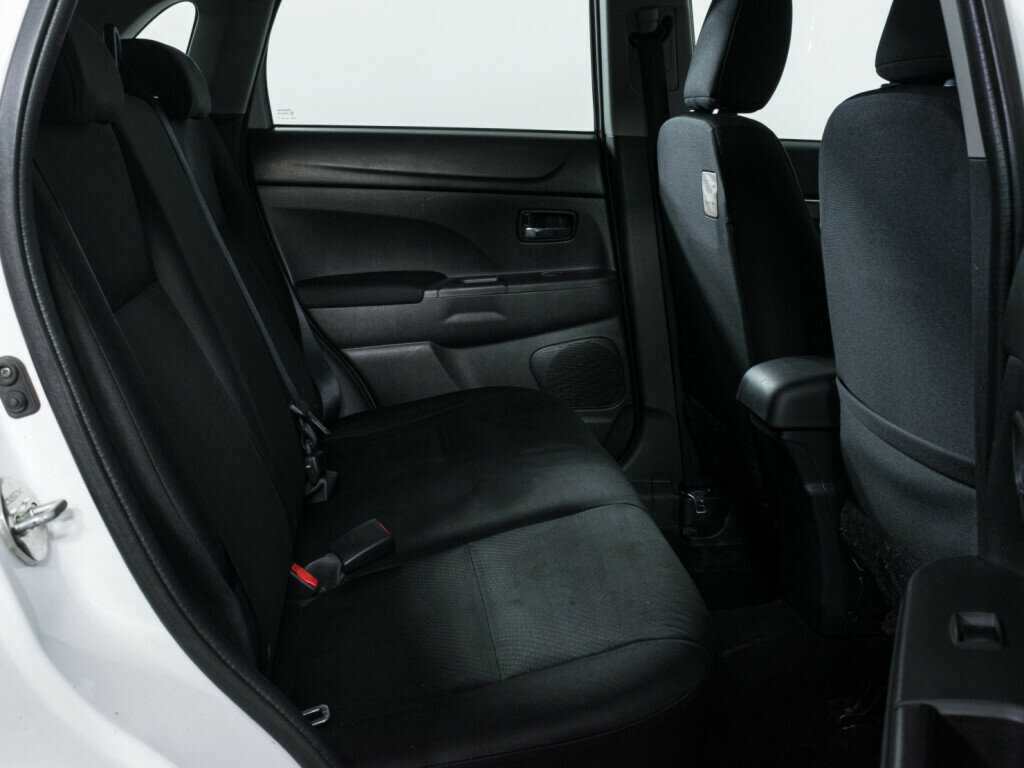 Б/У Митсубиши АС-Икс 2013 года. Фото: #8