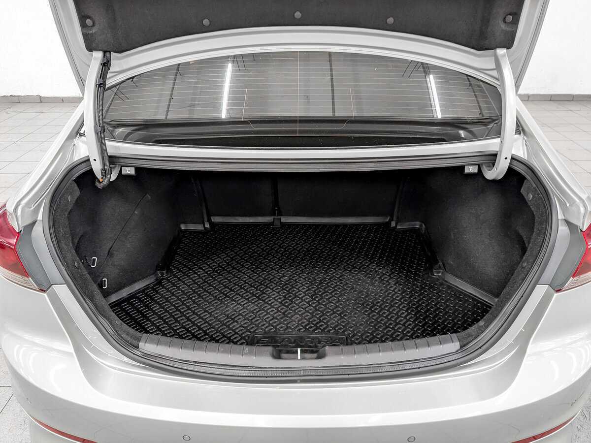 Б/У Хендай Елантра 2017 года. Фото: #9