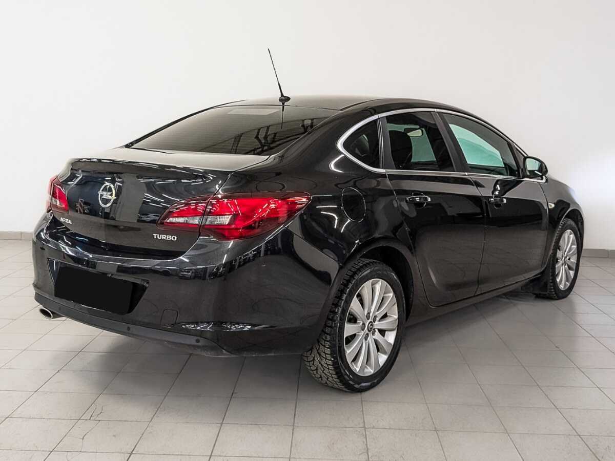 Б/У Опель Астра 2014 года. Фото: #4