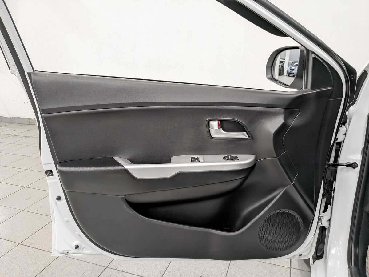 Б/У Киа Рио 2015 года. Фото: #16