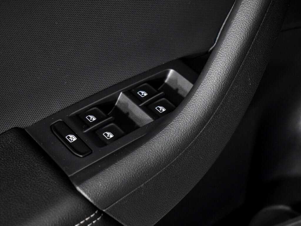 Б/У Фольксваген Поло 2020 года. Фото: #9