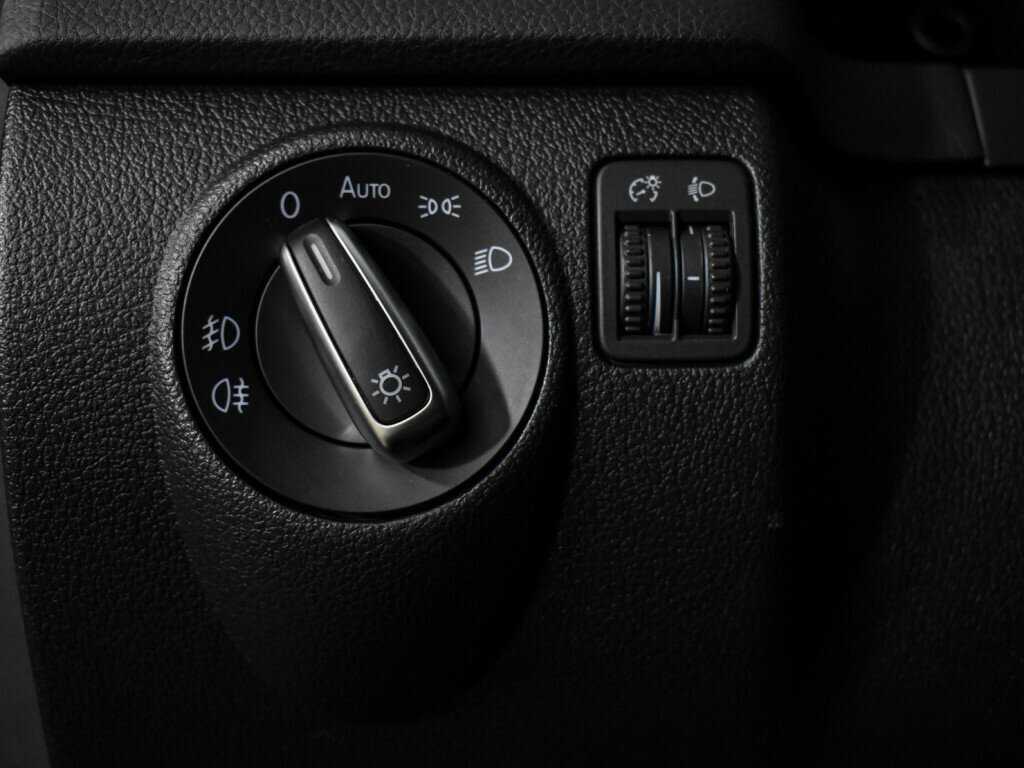 Б/У Фольксваген Тигуан 2016 года. Фото: #9