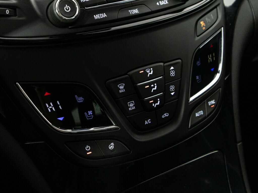 Б/У Опель Инсигния 2014 года. Фото: #18