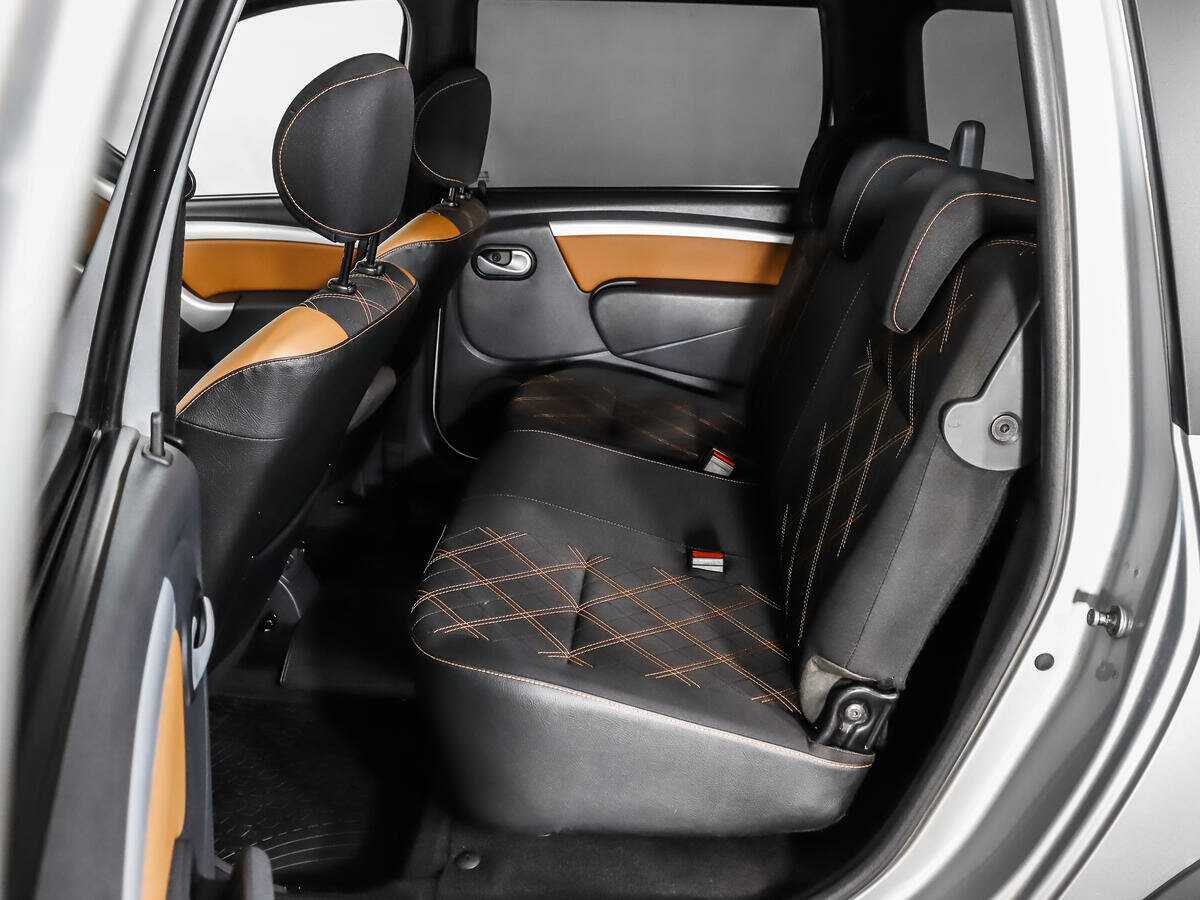 Б/У Лада (ВАЗ) Ларгус 2015 года. Фото: #9