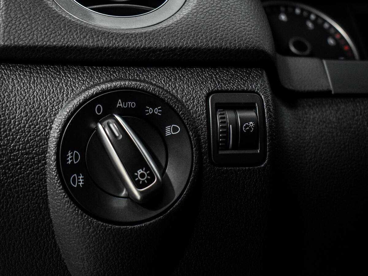 Б/У Фольксваген Тигуан 2012 года. Фото: #9