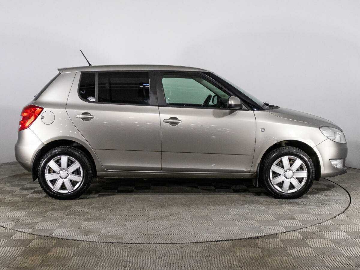 Б/У Шкода Фабия 2012 года. Фото: #3