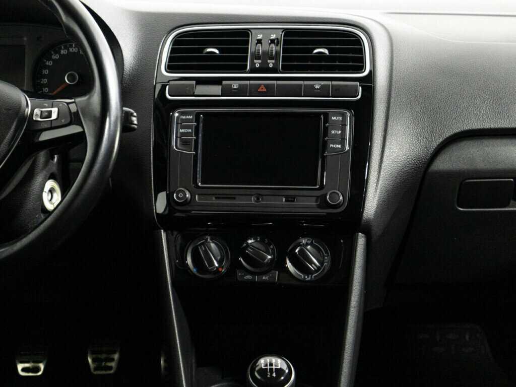 Б/У Фольксваген Поло 2015 года. Фото: #13