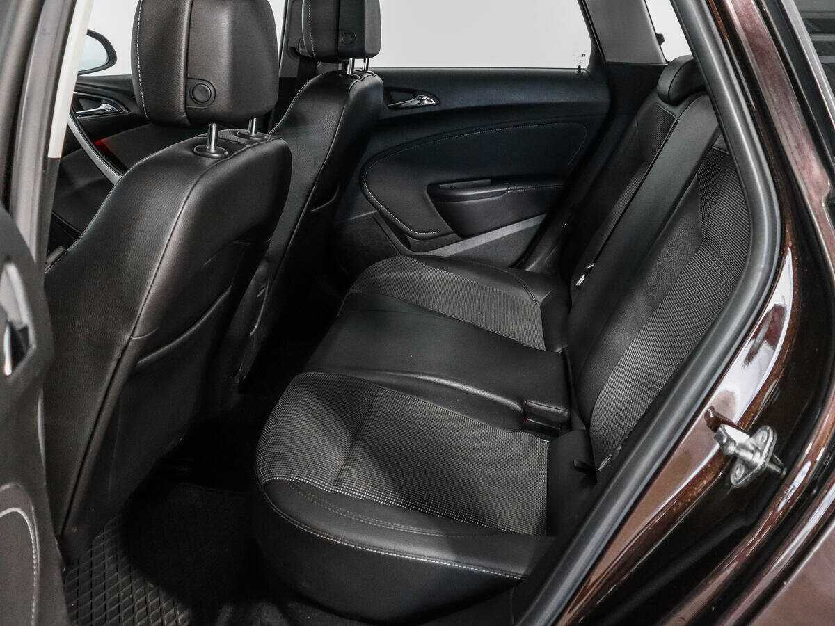 Б/У Опель Астра 2013 года. Фото: #9