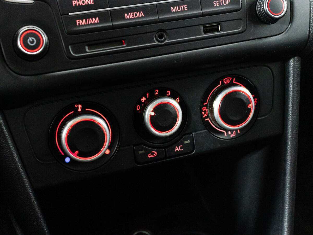 Б/У Фольксваген Поло 2014 года. Фото: #14