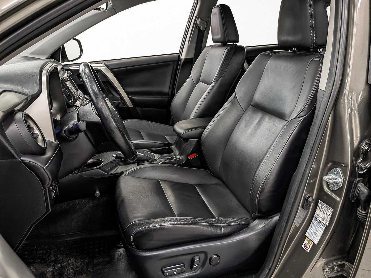 Б/У Тойота Рав4 2014 года. Фото: #19