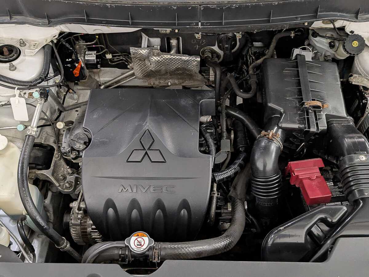 Б/У Митсубиши АС-Икс 2014 года. Фото: #8