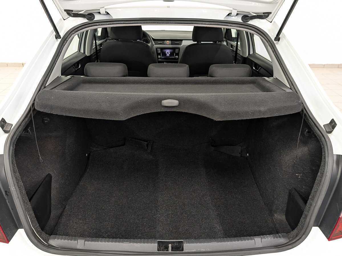 Б/У Шкода Рапид 2017 года. Фото: #9