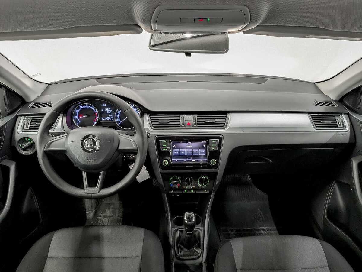 Б/У Шкода Рапид 2017 года. Фото: #13