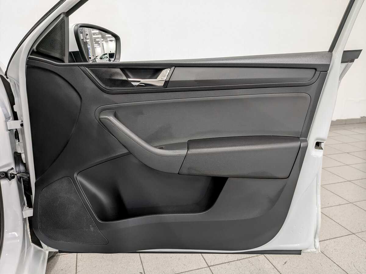 Б/У Шкода Рапид 2017 года. Фото: #22