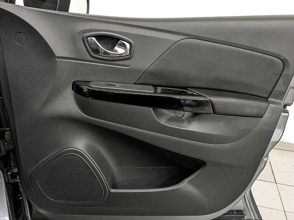 Б/У Рено Каптюр 2017 года. Фото: #20