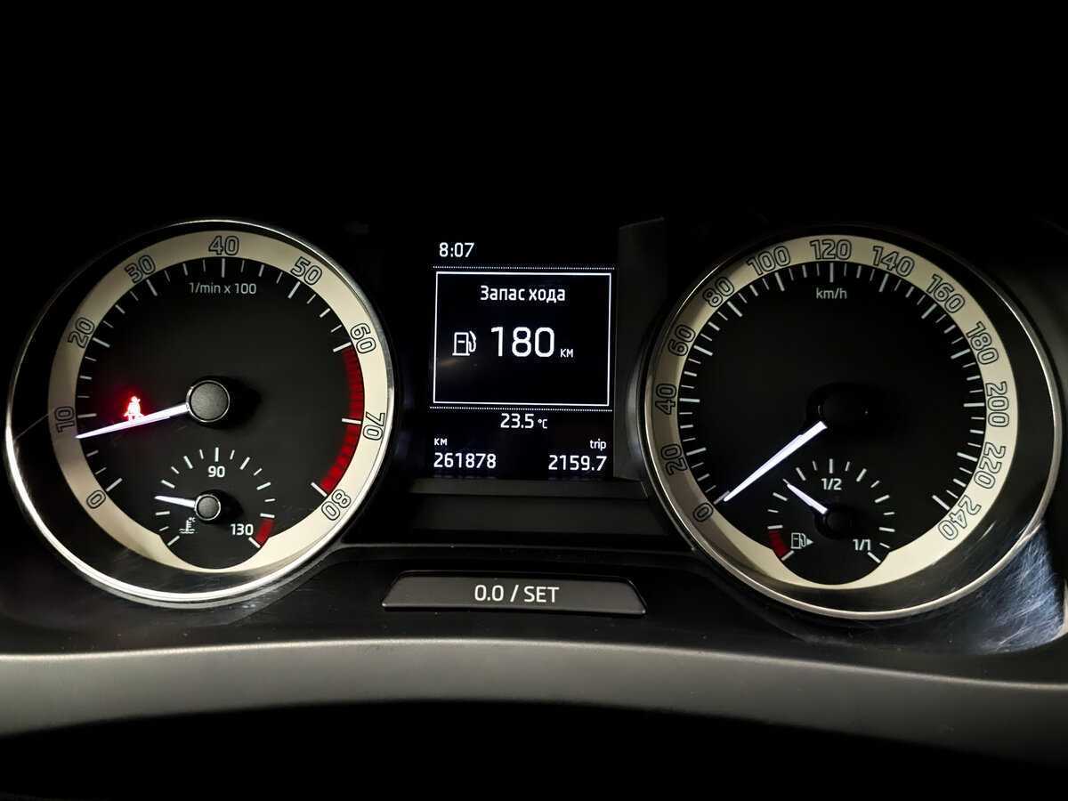 Б/У Шкода Рапид 2016 года. Фото: #12