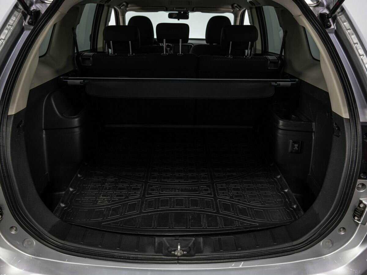 Б/У Митсубиши Оутлэндер 2018 года. Фото: #20